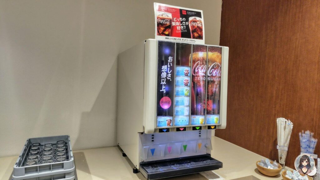 ブーゲンラウンジのドリンク：コーラ、リアルゴールド、カルピスソーダ、烏龍茶、オレンジ、フルーツミックス