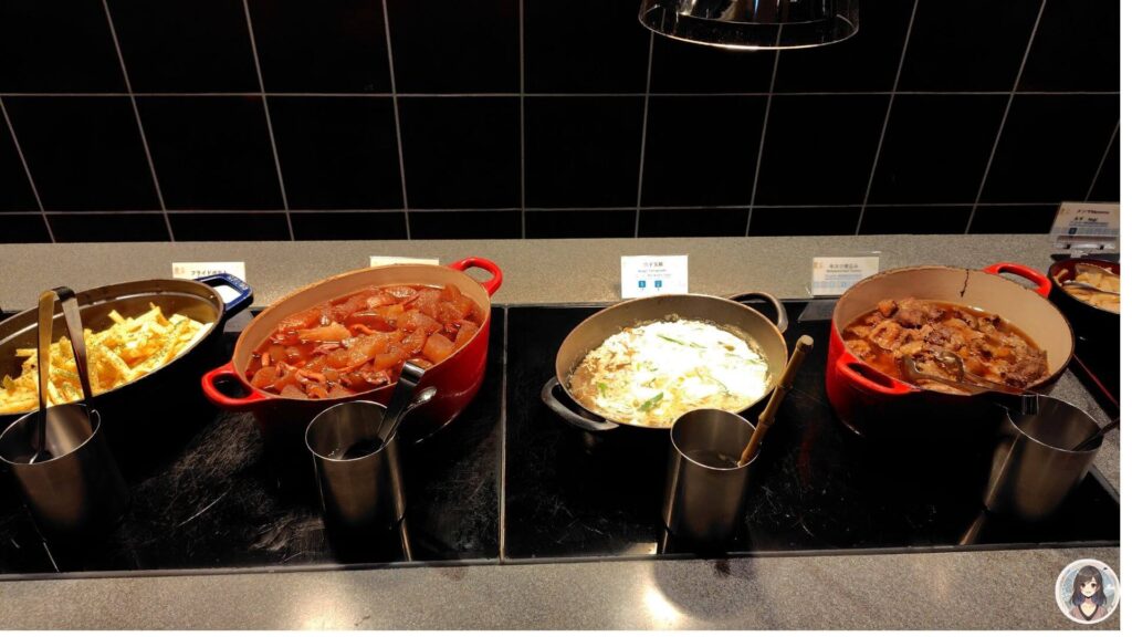 海と灯夕食ビュッフェ、フライドポテト、大根の煮物、穴子玉飾、牛スジ煮込み