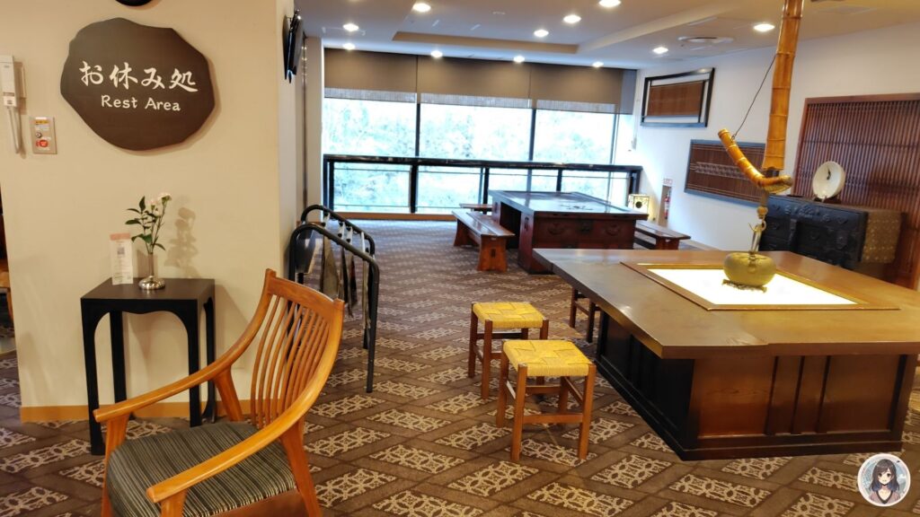 あさやホテル、1階風呂の待合スペース