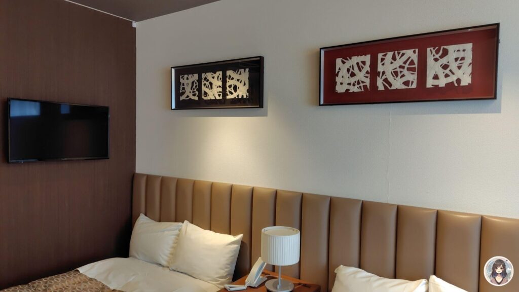 あさやホテル、部屋、洋室ツインベッド上