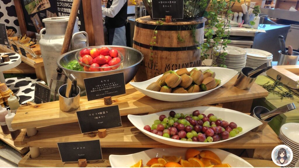 フルーツコーナー ぶどう キウイ りんご