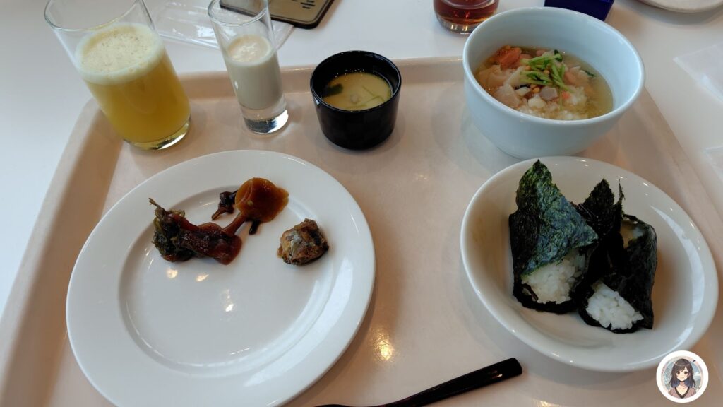 朝食トレイ 実食 海鮮茶漬け おにぎり