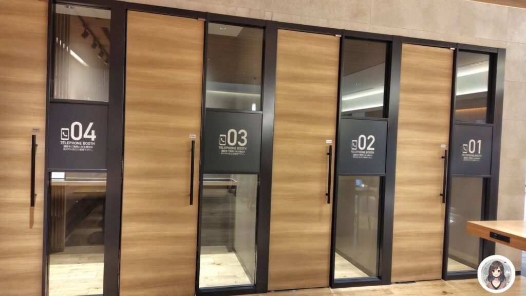  秋田空港ラウンジの電話ブース（TELEPHONE BOOTH 01〜04）